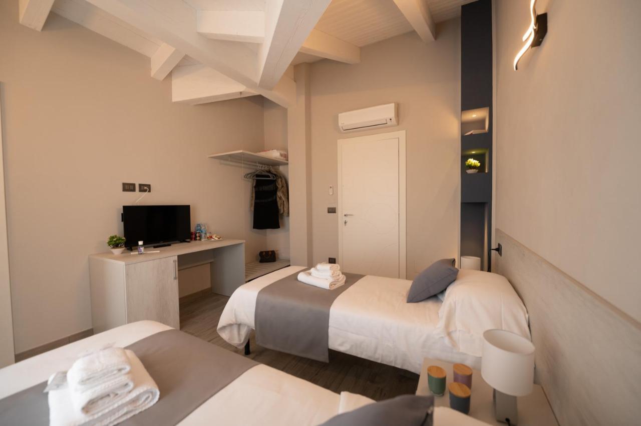 Deluxe Double or Twin Room,1106314215:JPEG